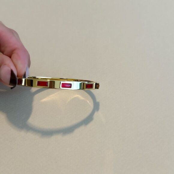 Red crystal bangle M811 - Picture 3 of 5